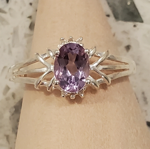 Sterling Silver and Amethyst Ring - Picture 1 of 4
